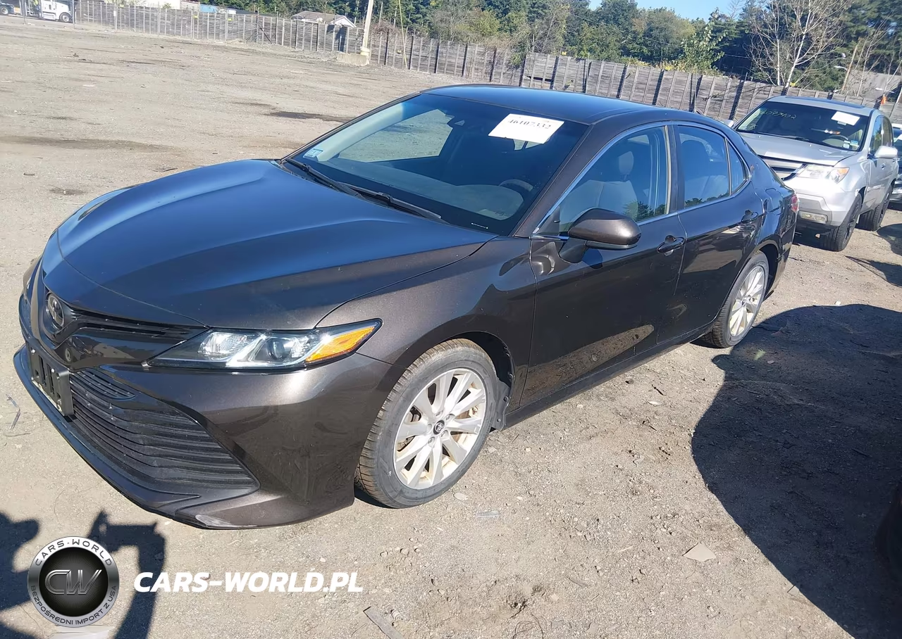 2018 Toyota Camry Le VIN:4T1B11HK2JU061714 - 2