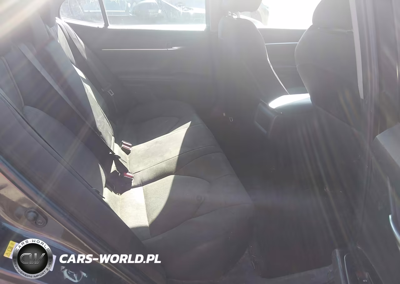 2018 Toyota Camry Le VIN:4T1B11HK2JU061714 - 7