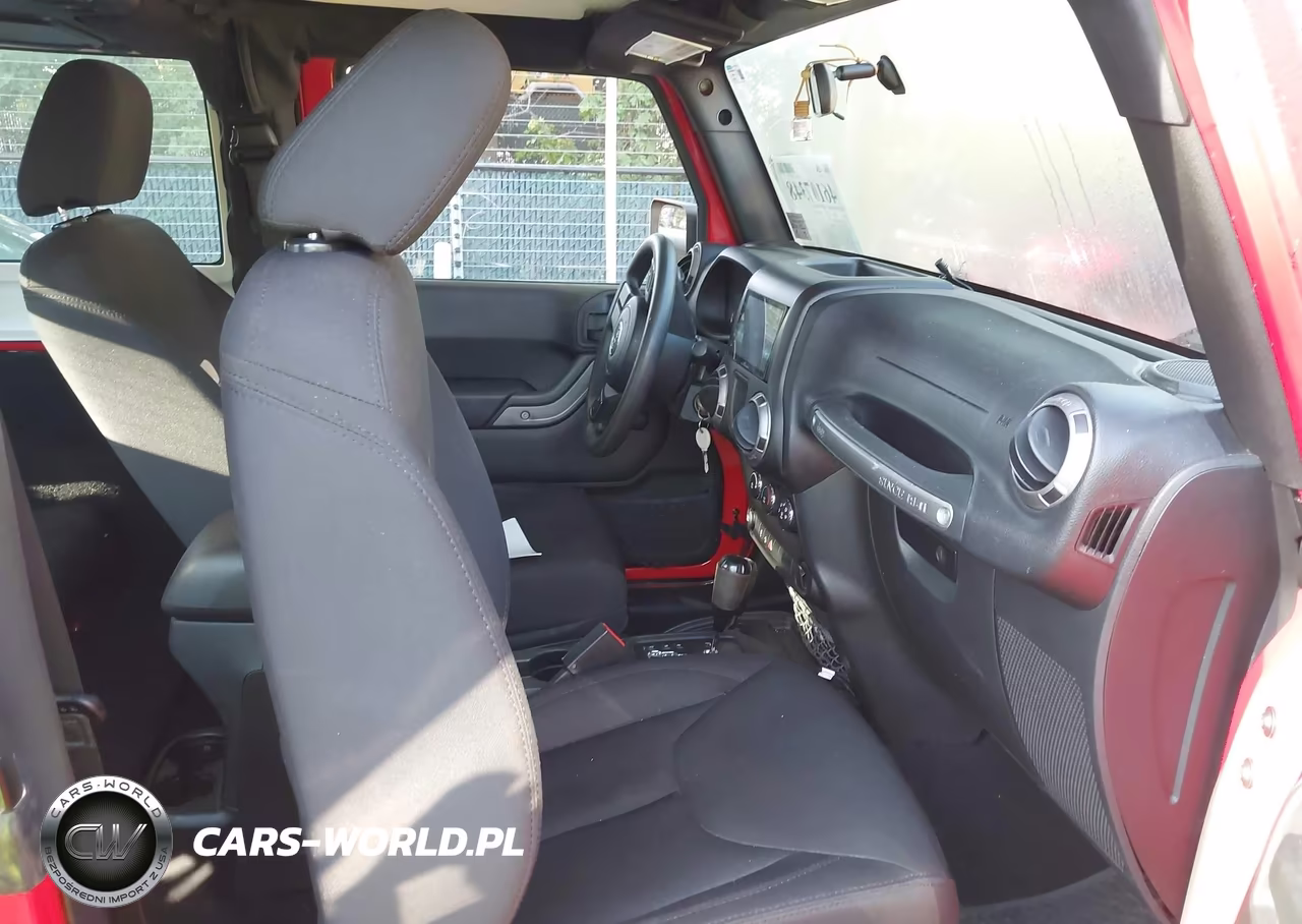 2015 Jeep Wrangler Sport VIN:1C4AJWAG1FL580754 - 5