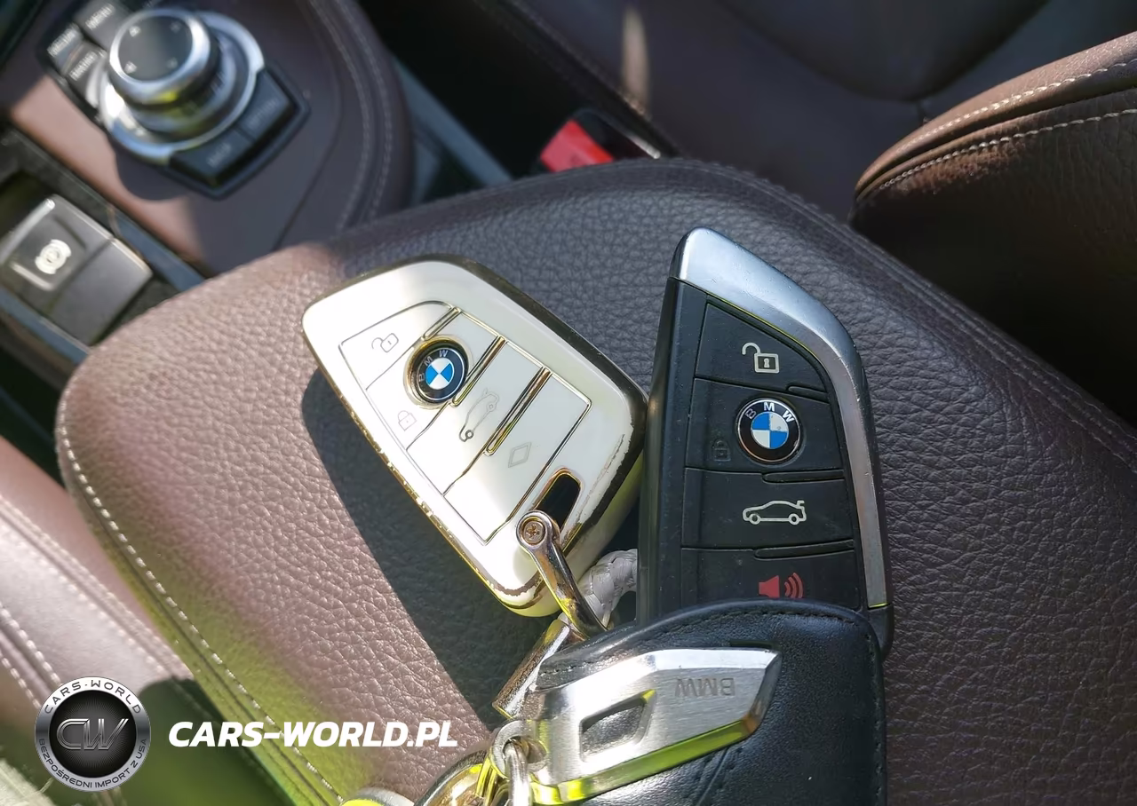 2016 BMW X1 xDrive28I VIN:WBXHT3C35GP887200 - 11