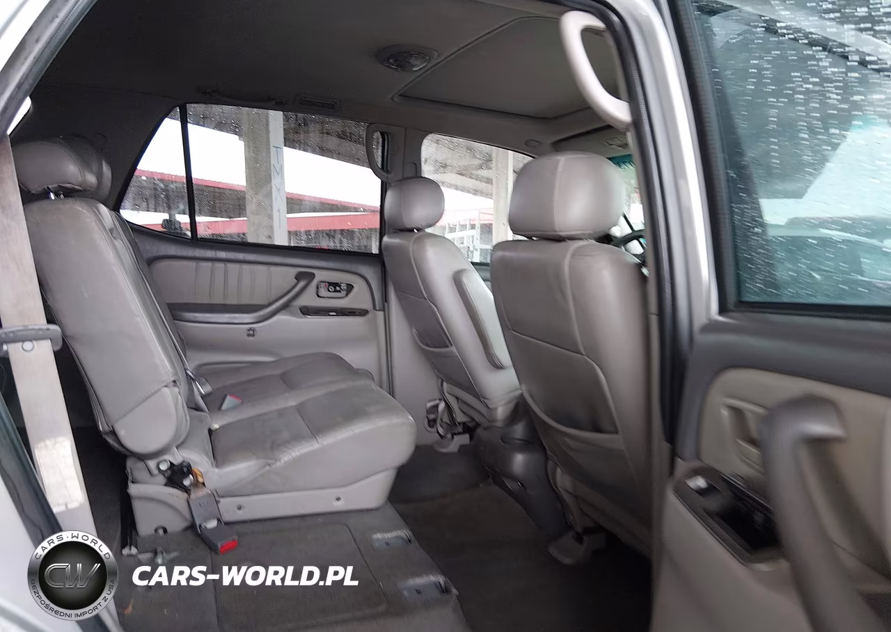 2002 Toyota Sequoia Limited V8 VIN:5TDZT38A82S111814 - 8