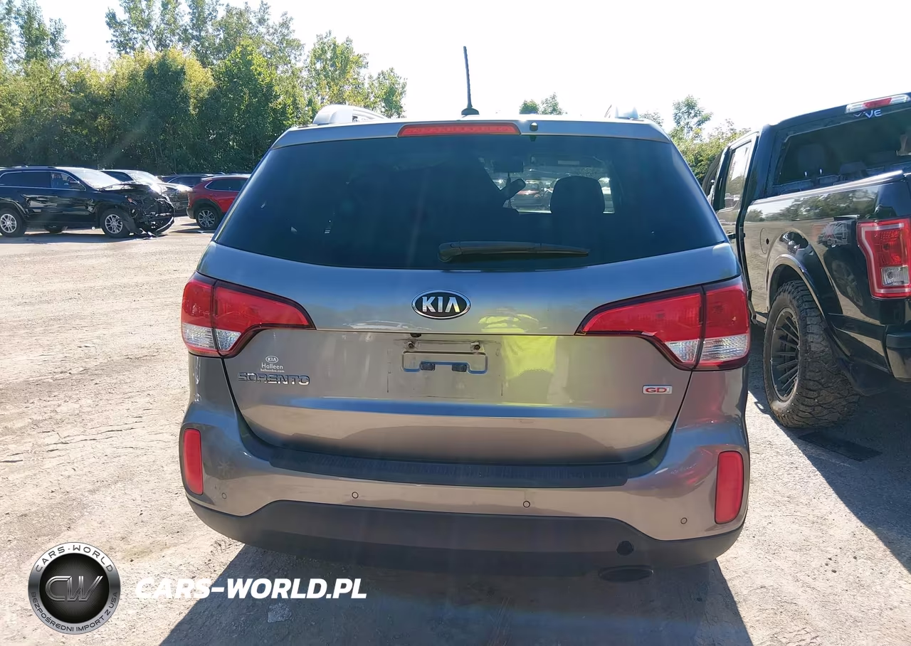 2015 Kia Sorento Lx VIN:5XYKT3A65FG588405 - 16