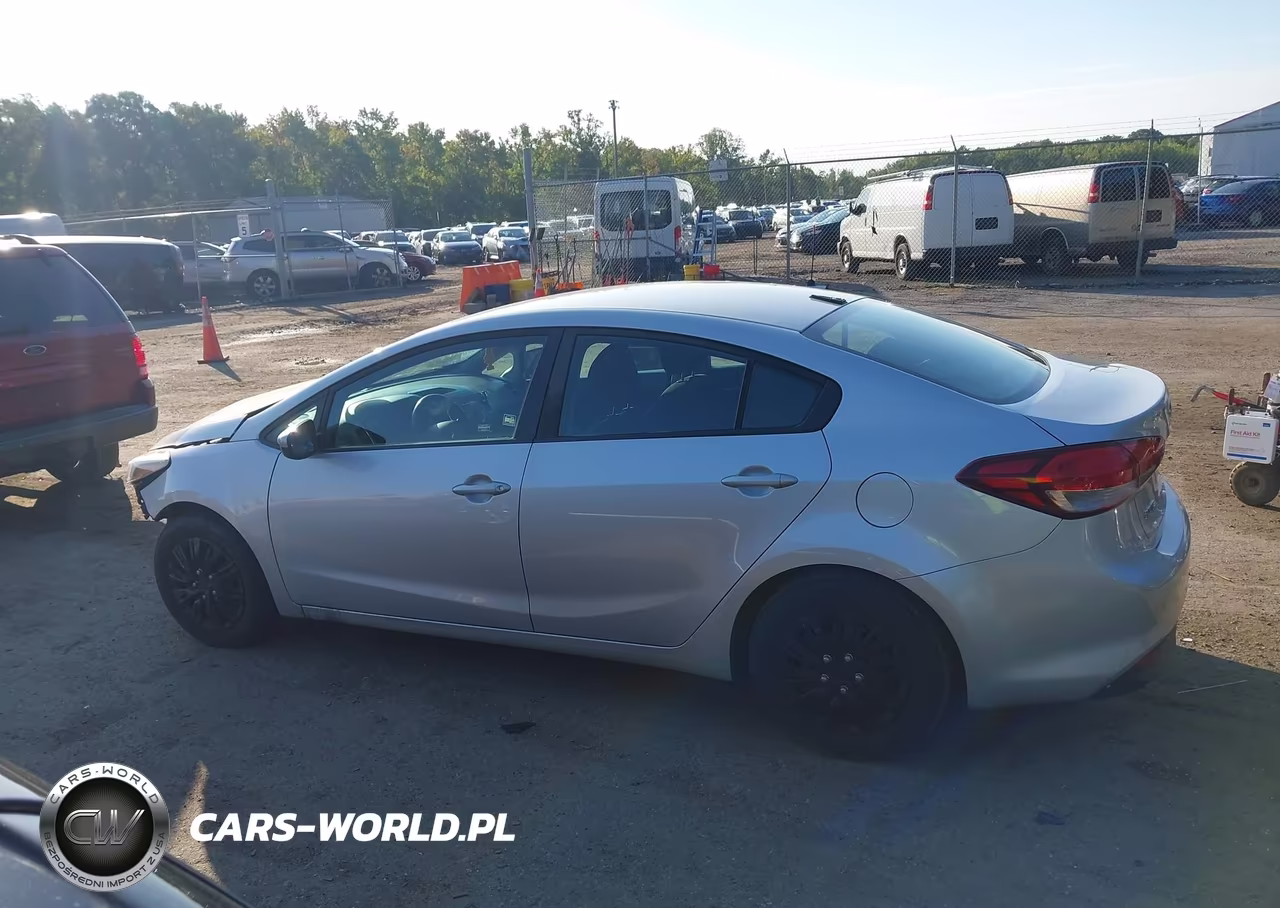 2017 Kia Forte Lx VIN:3KPFK4A7XHE108586 - 14
