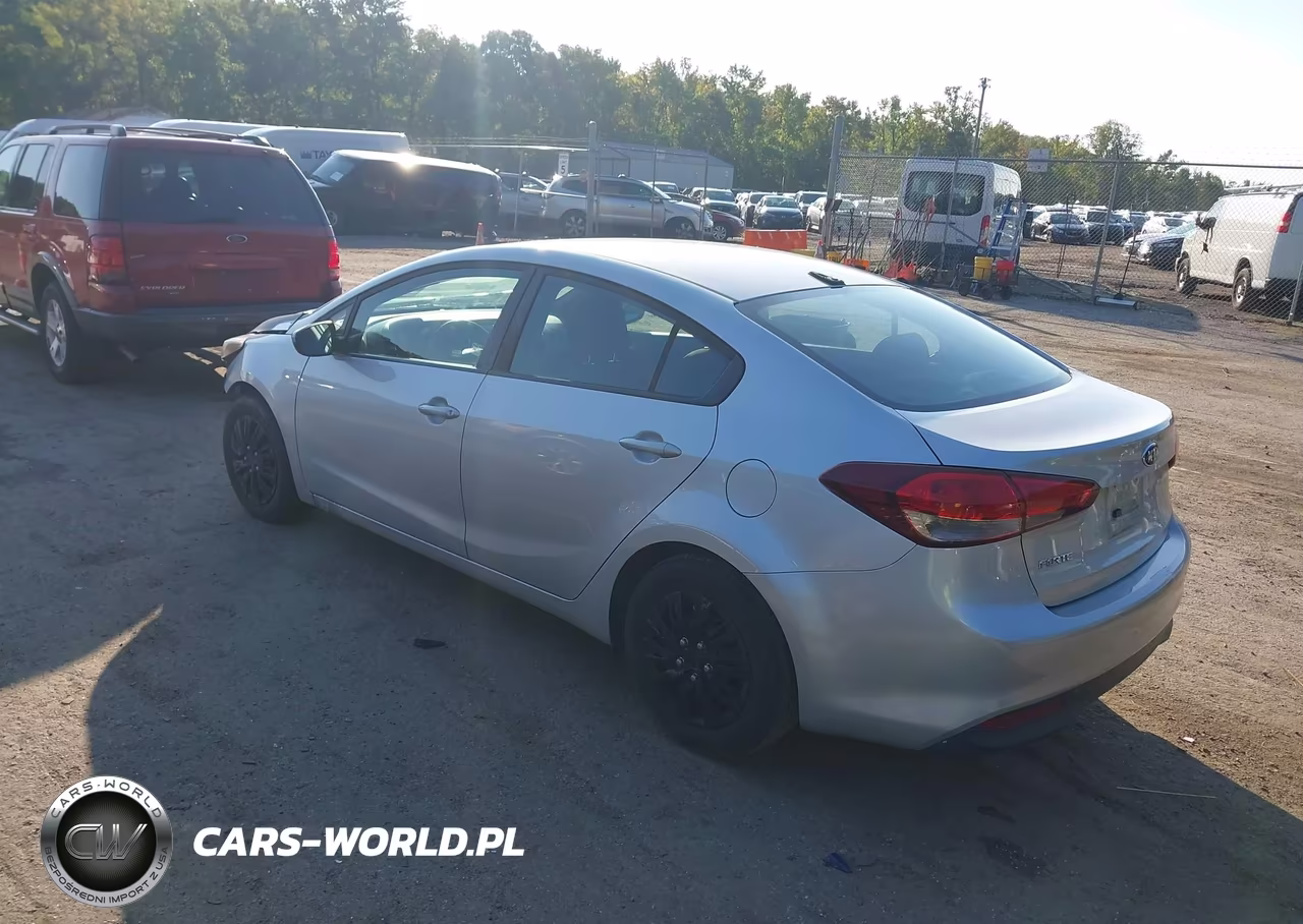 2017 Kia Forte Lx VIN:3KPFK4A7XHE108586 - 3