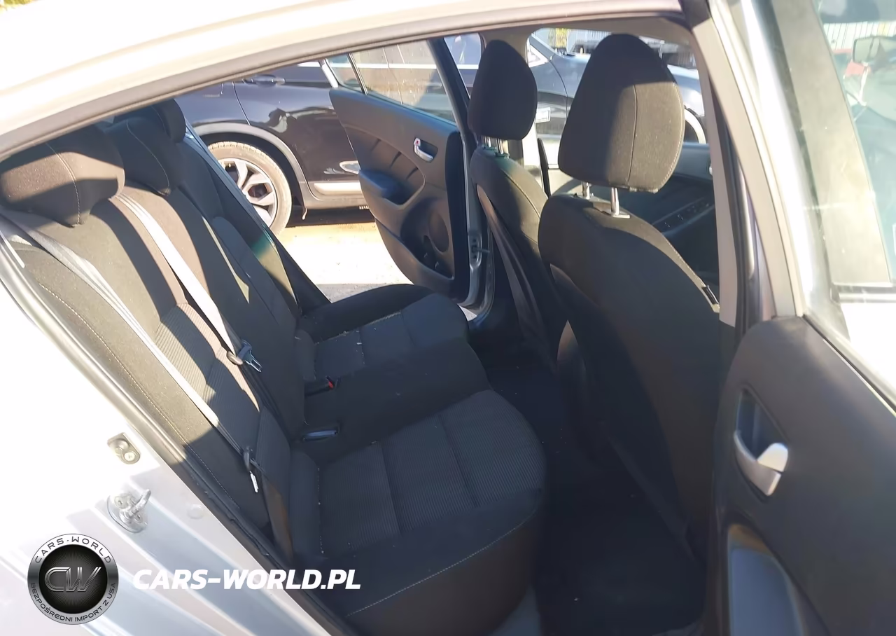 2017 Kia Forte Lx VIN:3KPFK4A7XHE108586 - 8
