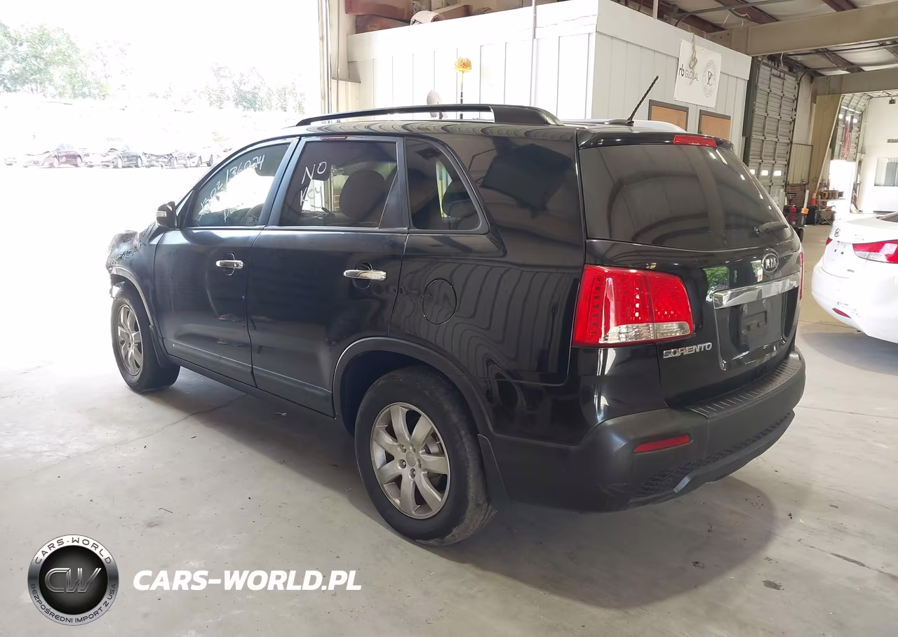 2013 Kia Sorento Lx VIN:5XYKT3A65DG381302 - 3