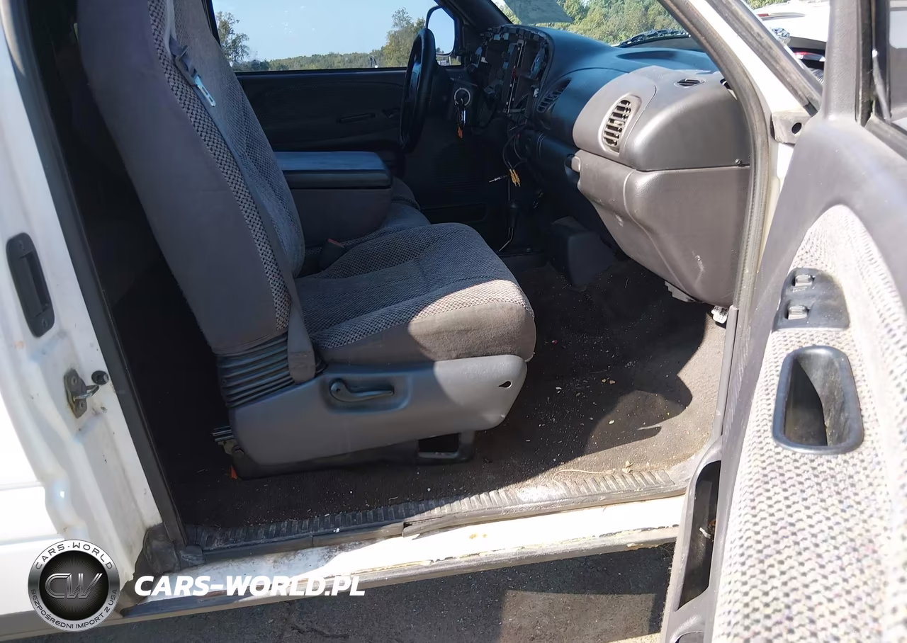 2000 Dodge Ram 1500 St VIN:3B7HF13Z2YM207631 - 5