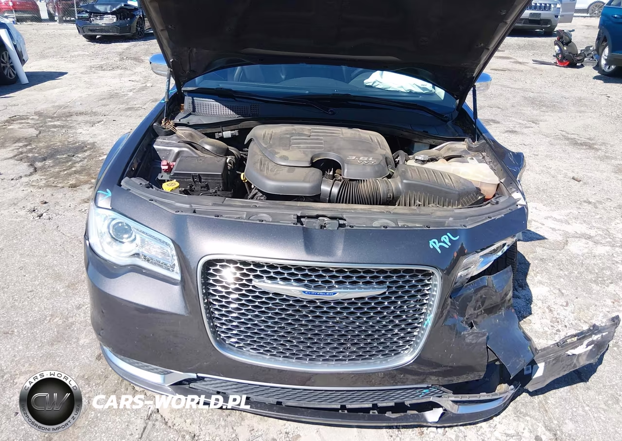 2020 Chrysler 300 Touring VIN:2C3CCAAG2LH203031 - 10