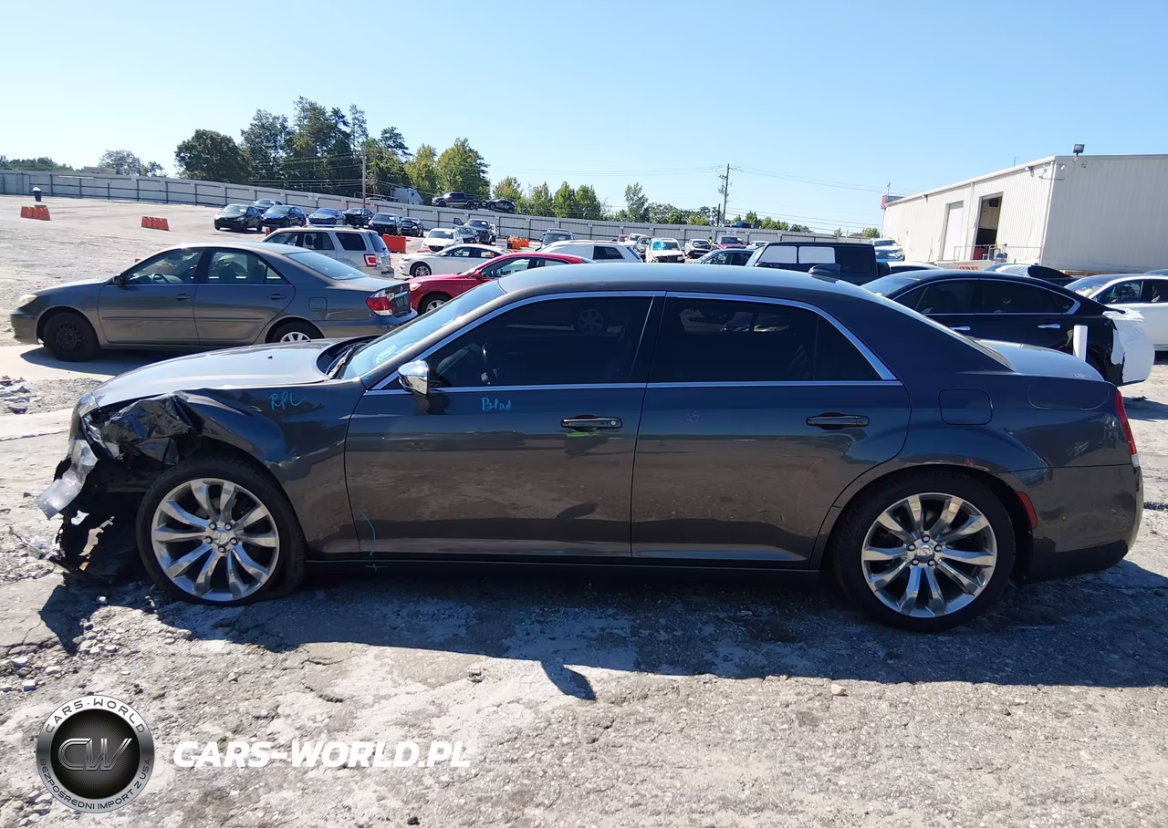 2020 Chrysler 300 Touring VIN:2C3CCAAG2LH203031 - 14