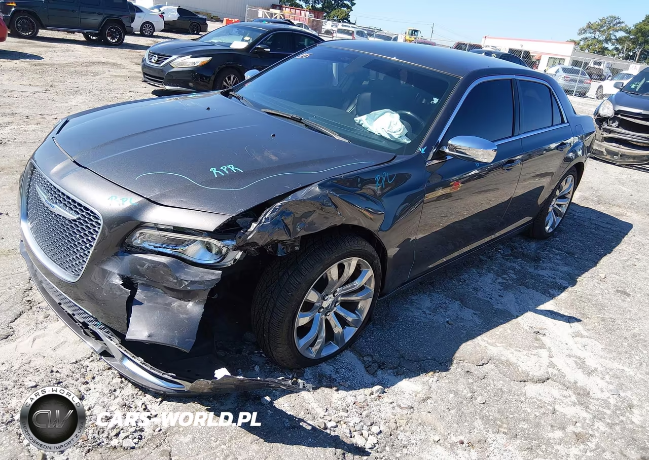 2020 Chrysler 300 Touring VIN:2C3CCAAG2LH203031 - 2