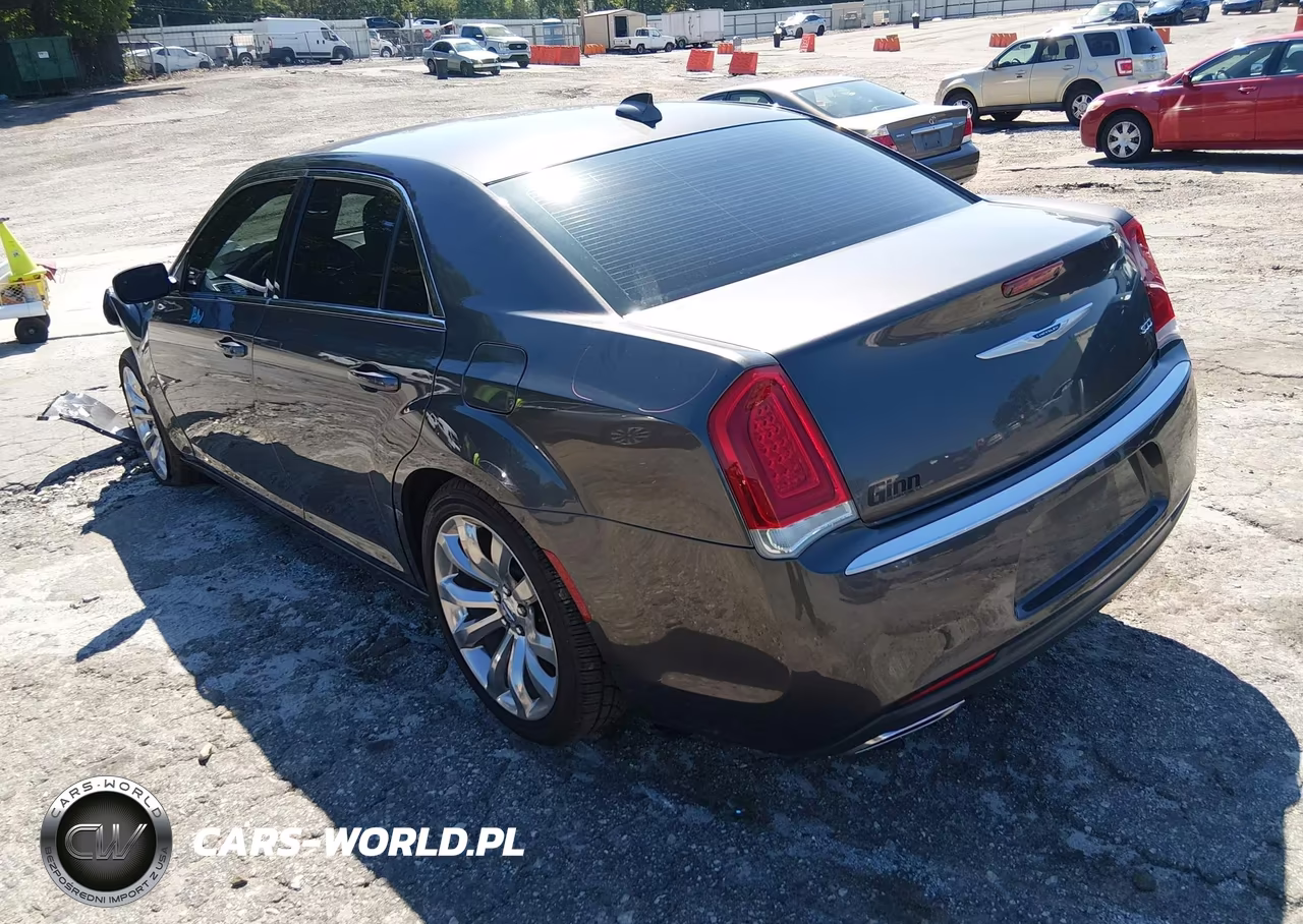2020 Chrysler 300 Touring VIN:2C3CCAAG2LH203031 - 3