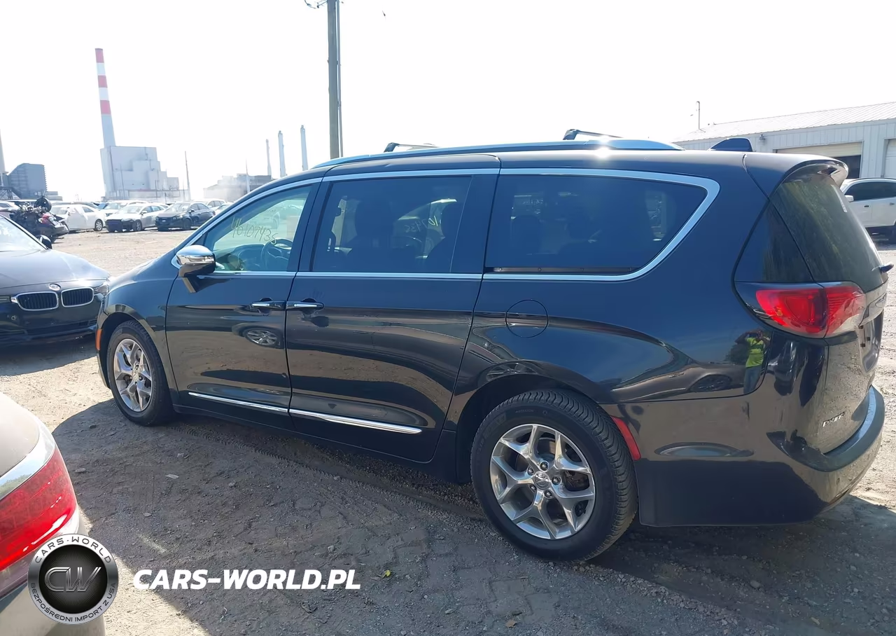 2019 Chrysler Pacifica Limited VIN:2C4RC1GG9KR604825 - 14