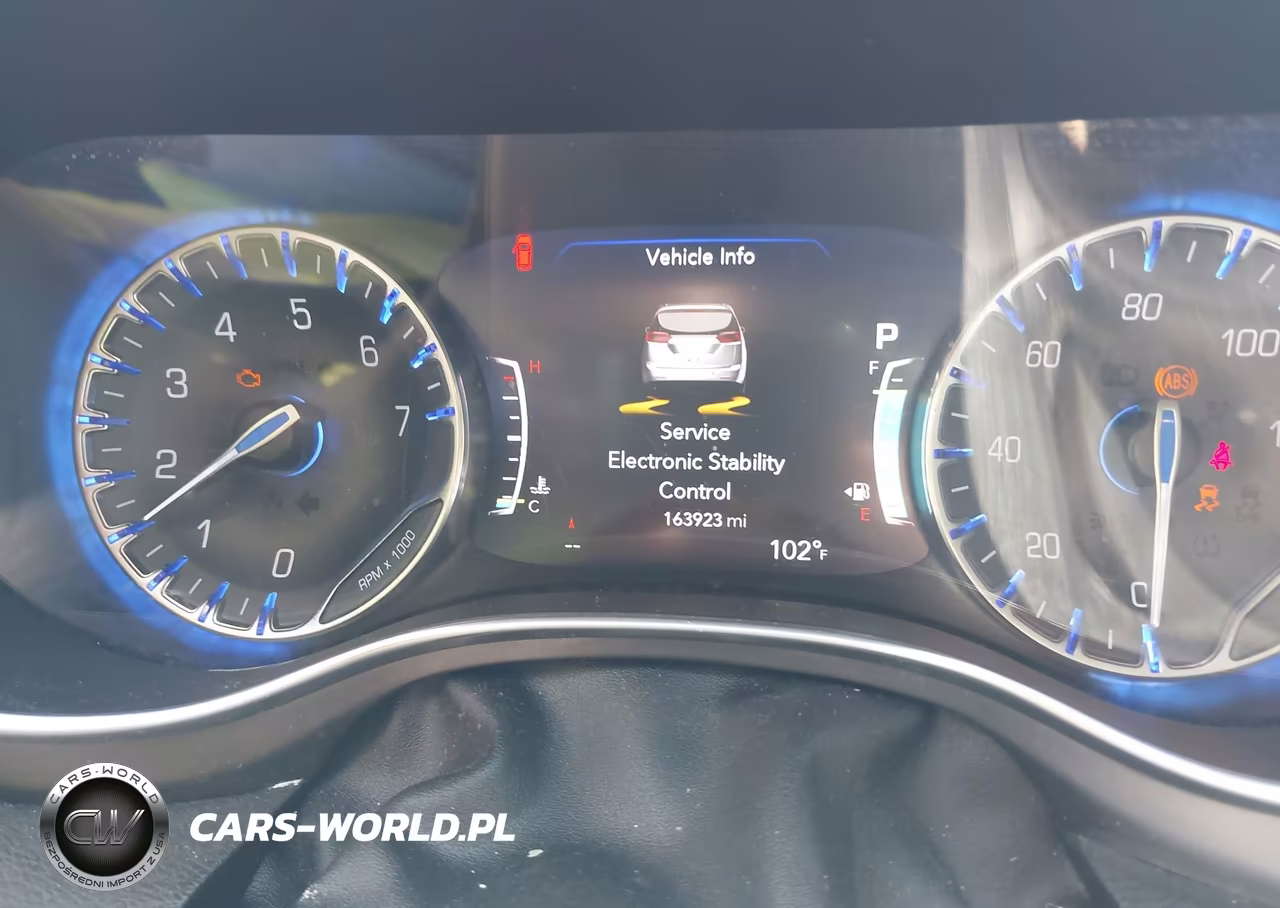 2019 Chrysler Pacifica Limited VIN:2C4RC1GG9KR604825 - 7