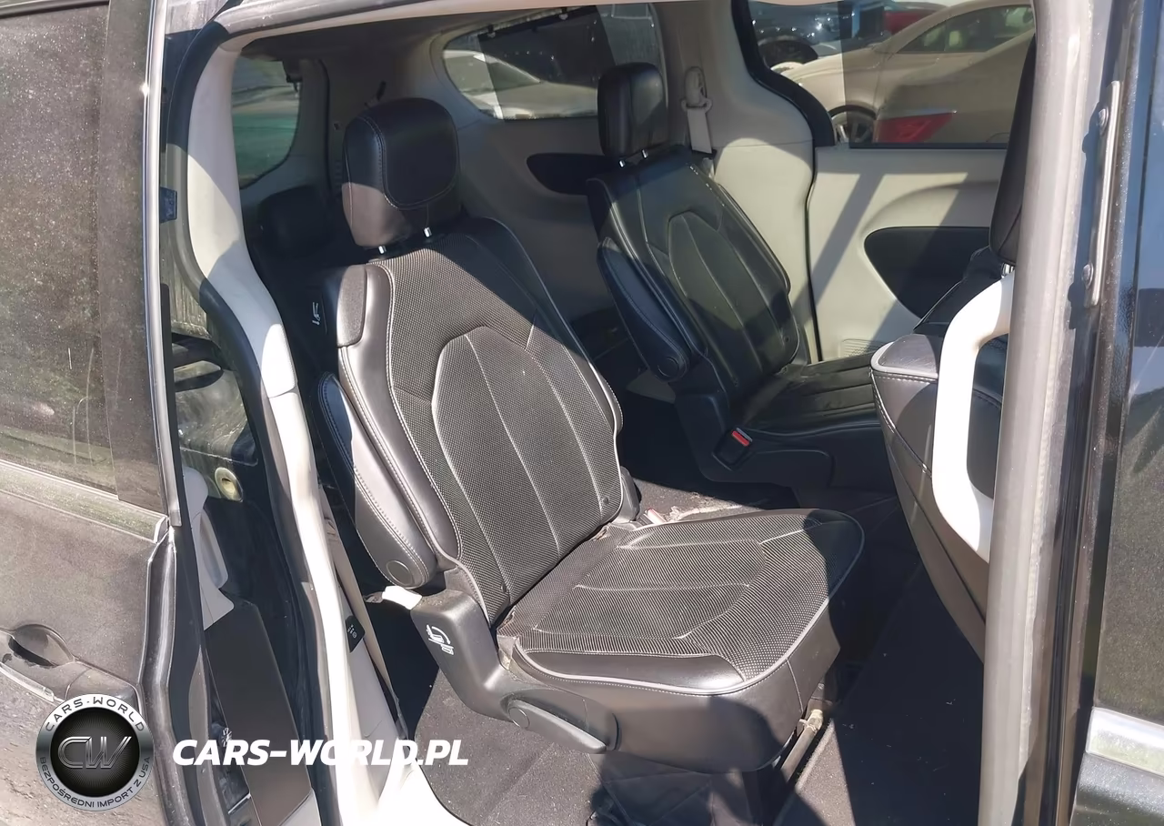2019 Chrysler Pacifica Limited VIN:2C4RC1GG9KR604825 - 8