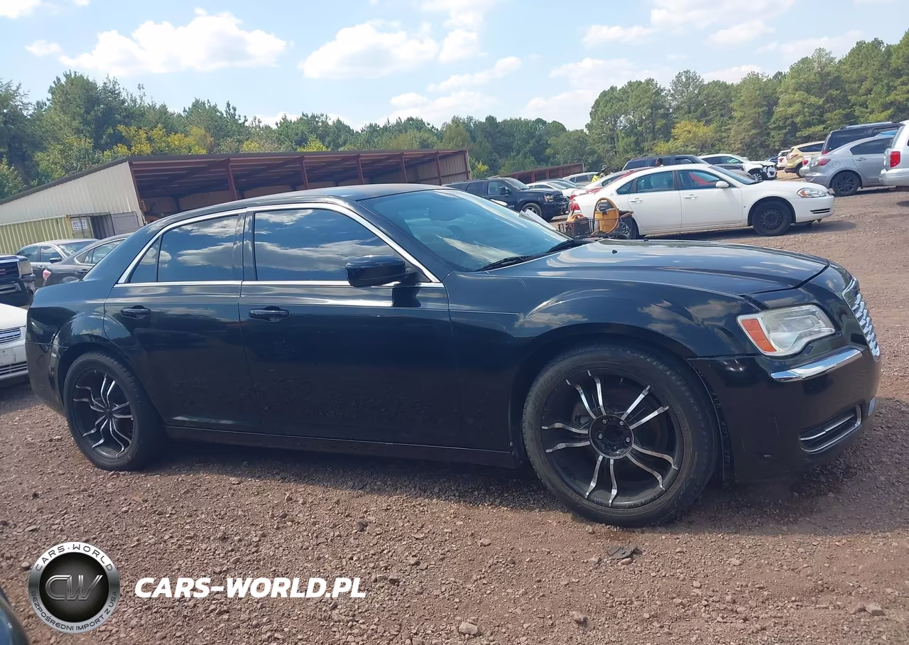2012 Chrysler 300 VIN:2C3CCAAG5CH147974 - 13
