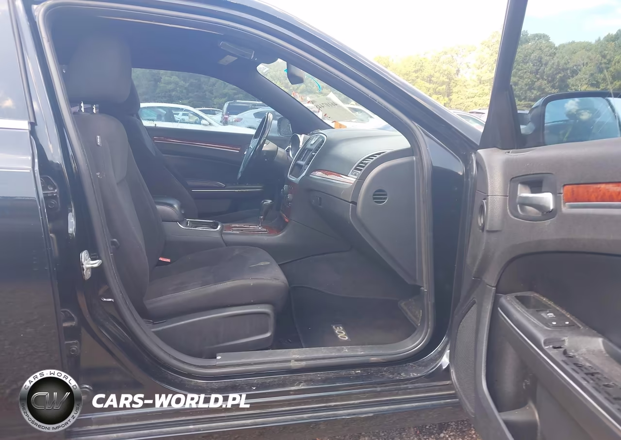 2012 Chrysler 300 VIN:2C3CCAAG5CH147974 - 5