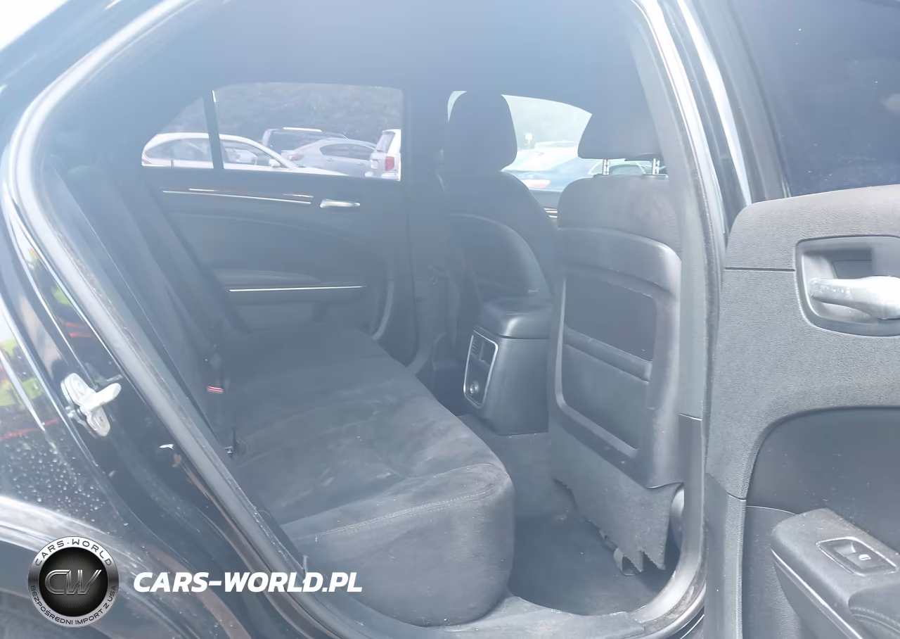 2012 Chrysler 300 VIN:2C3CCAAG5CH147974 - 8