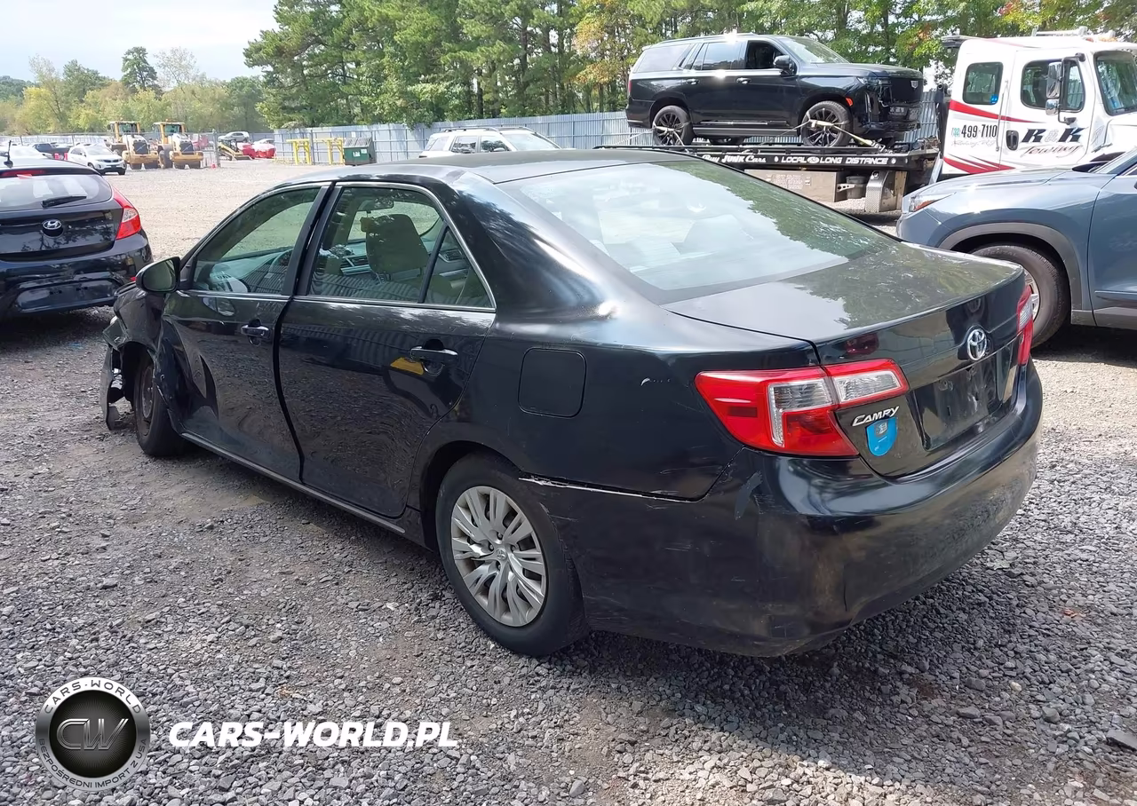 2012 Toyota Camry Le VIN:4T4BF1FK3CR163228 - 3