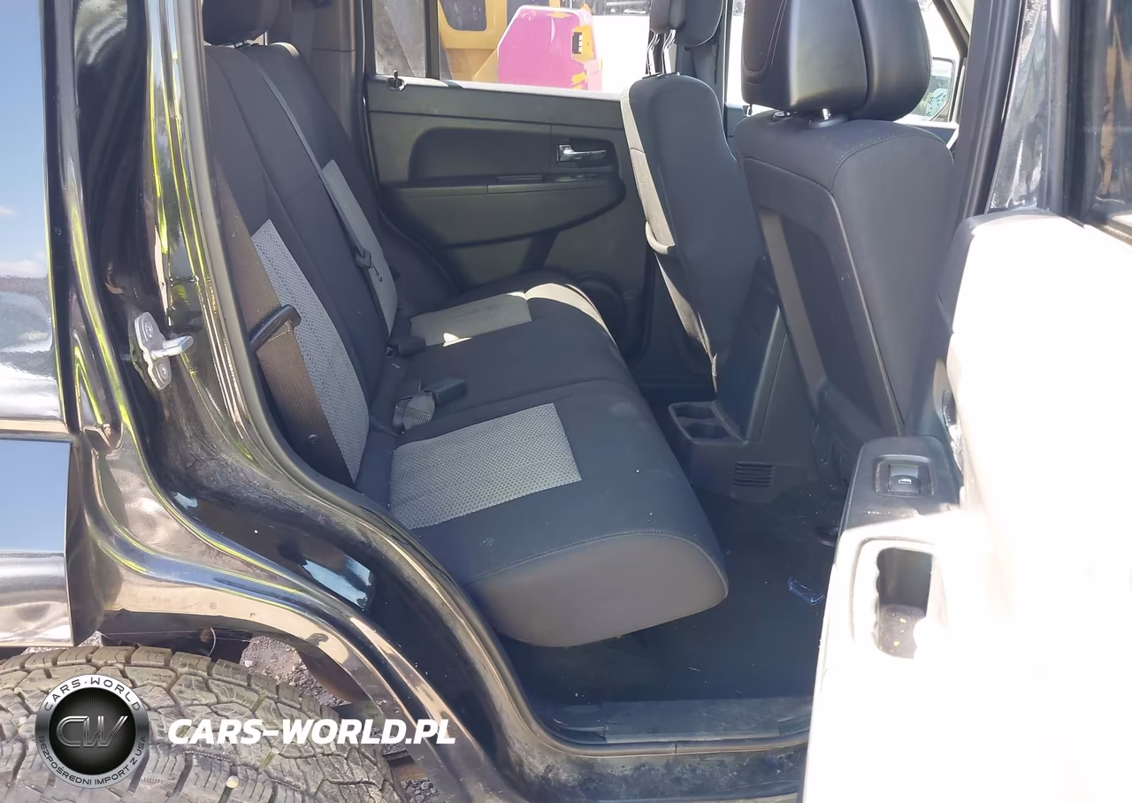 2010 Jeep Liberty Sport VIN:1J4PN2GK2AW118563 - 8
