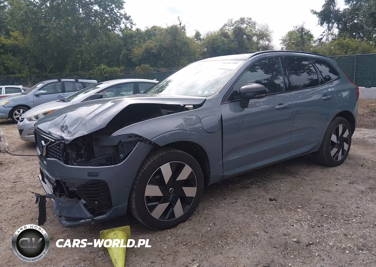 2023 Volvo Xc60 Recharge Plug-In Hybrid T8 Plus Dark Theme VIN:YV4H60DW2P1391718 - 2