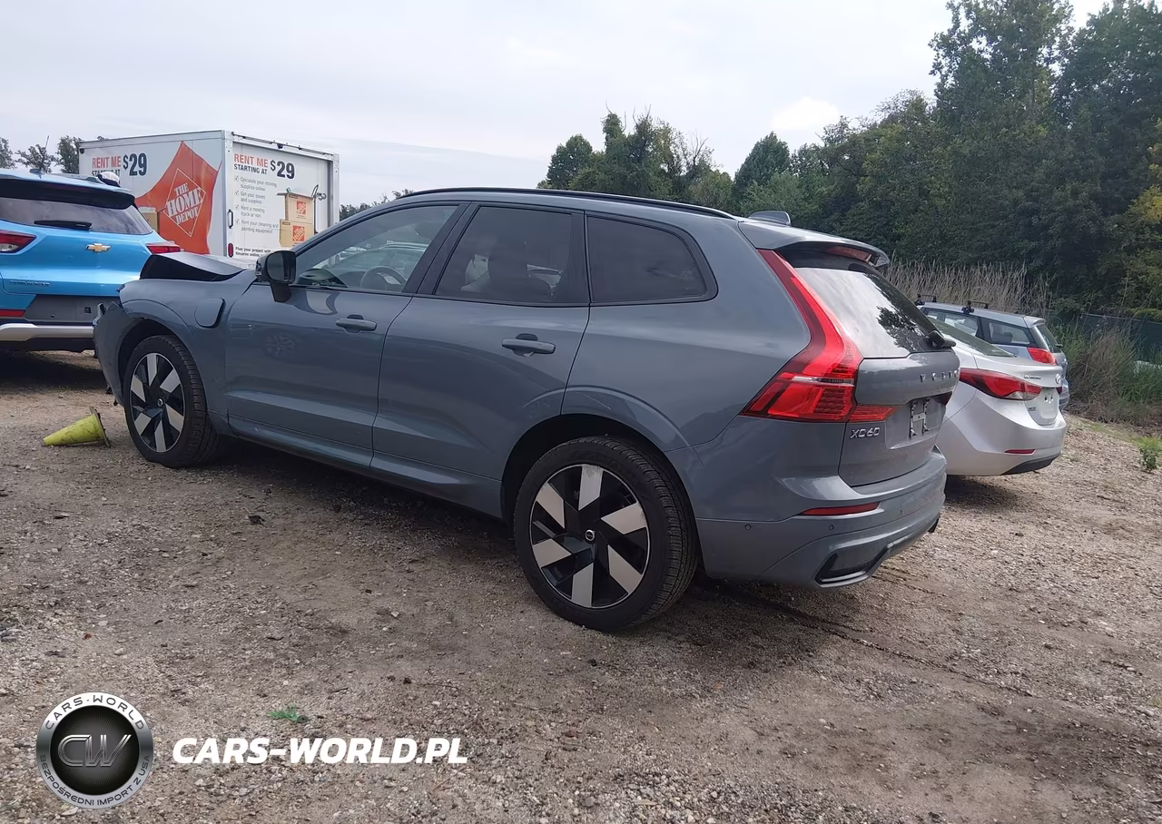 2023 Volvo Xc60 Recharge Plug-In Hybrid T8 Plus Dark Theme VIN:YV4H60DW2P1391718 - 3