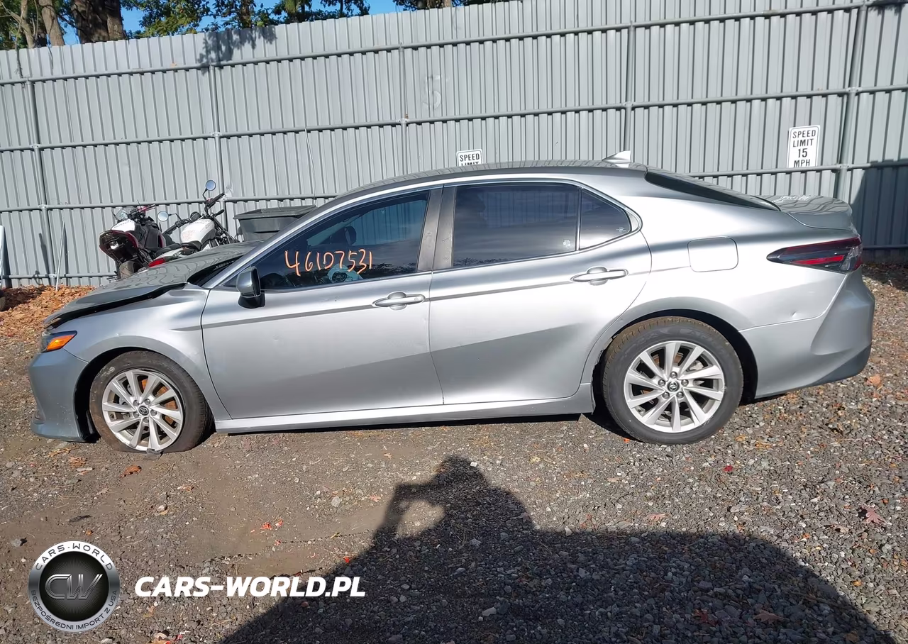 2021 Toyota Camry Le VIN:4T1C11AK0MU529183 - 14