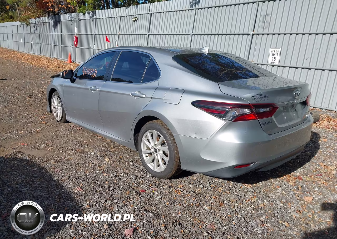 2021 Toyota Camry Le VIN:4T1C11AK0MU529183 - 3