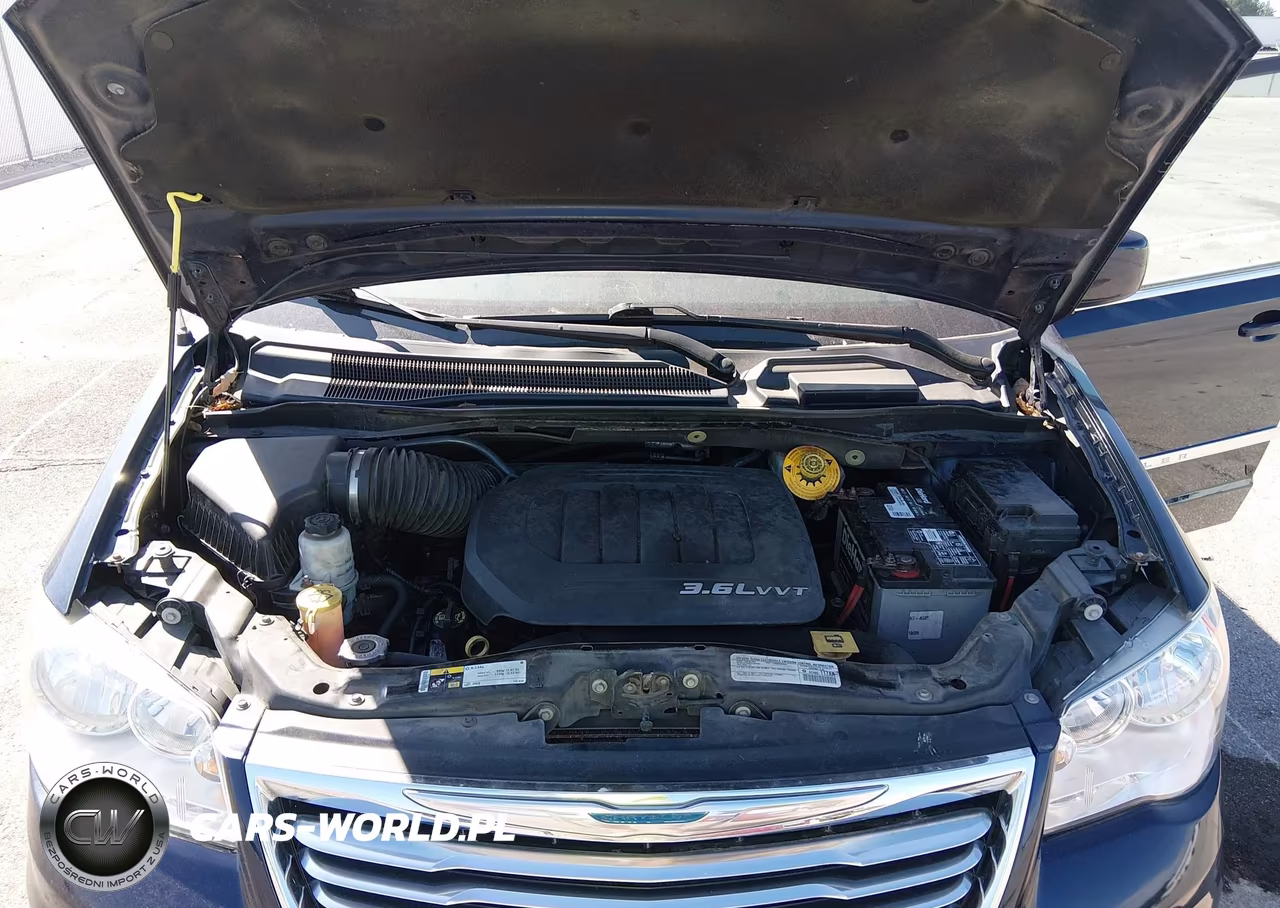 2015 Chrysler Town & Country Touring VIN:2C4RC1BG5FR620775 - 10