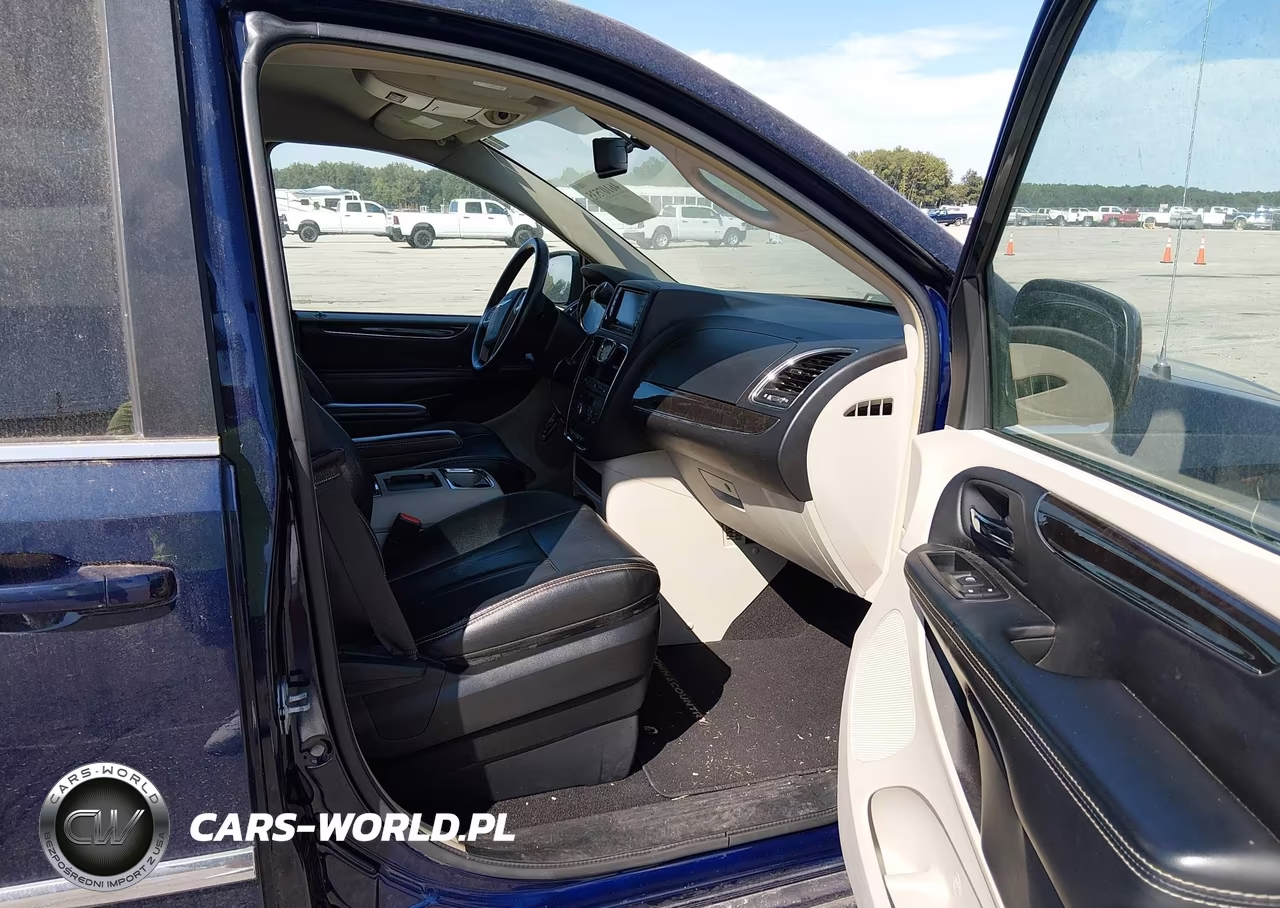 2015 Chrysler Town & Country Touring VIN:2C4RC1BG5FR620775 - 5