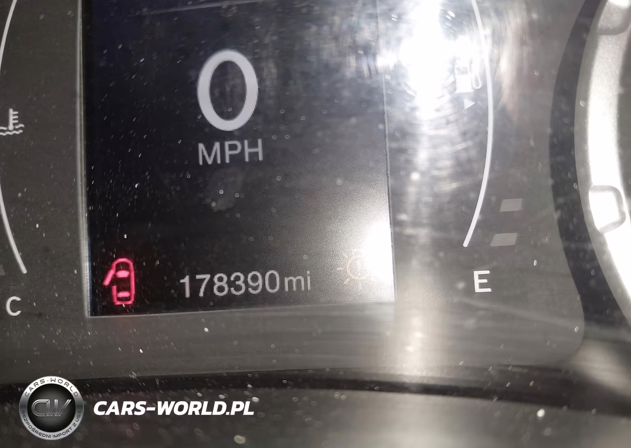 2016 Jeep Renegade Latitude VIN:ZACCJBBWXGPC45528 - 15