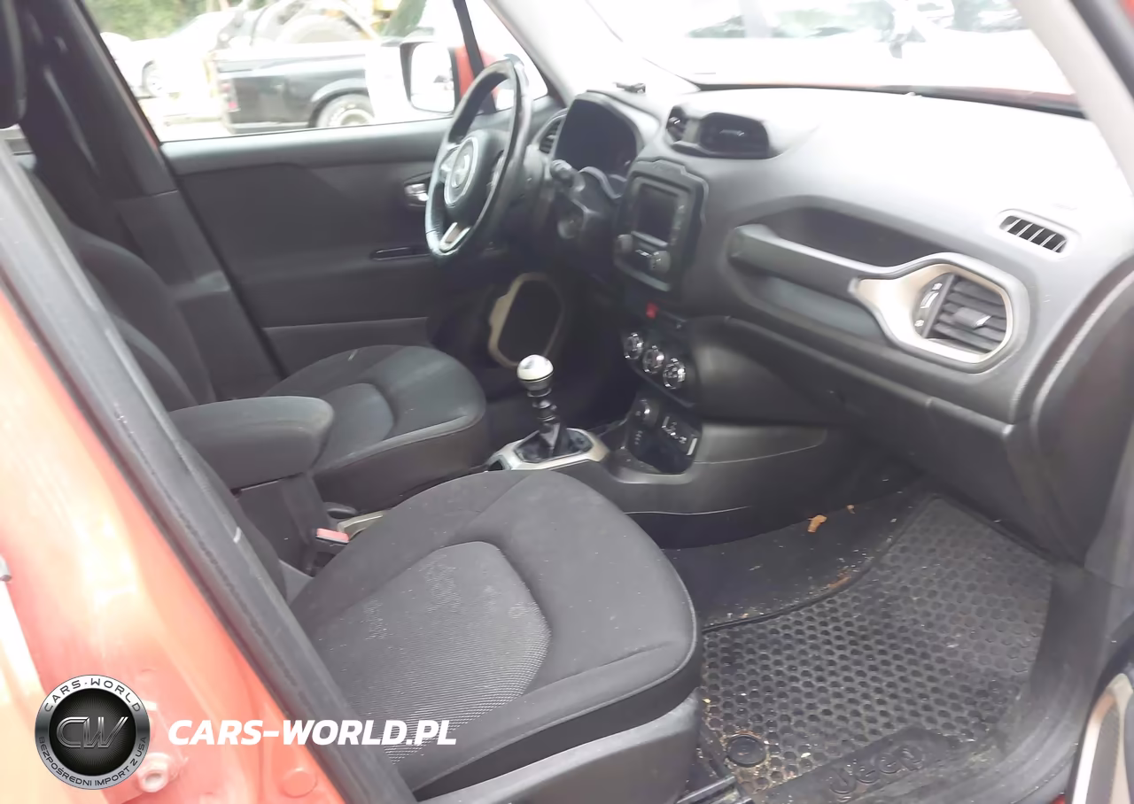 2016 Jeep Renegade Latitude VIN:ZACCJBBWXGPC45528 - 5