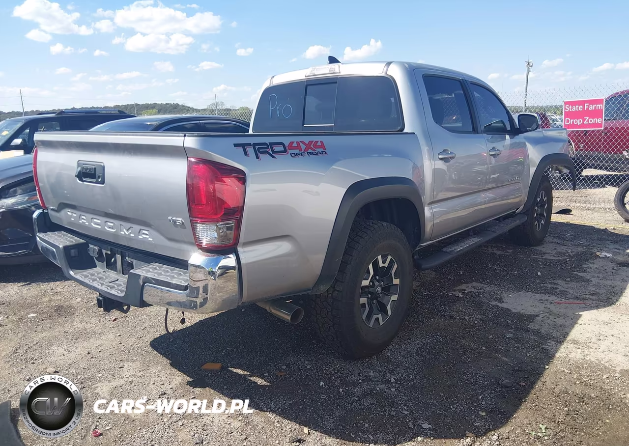 2017 Toyota Tacoma Trd Off Road VIN:5TFCZ5AN6HX052228 - 4