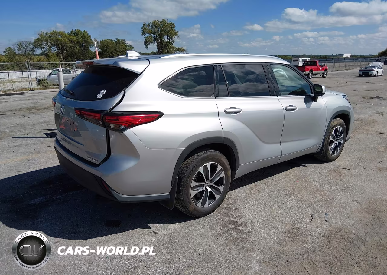 2021 Toyota Highlander Xle VIN:5TDGZRBH1MS548071 - 4