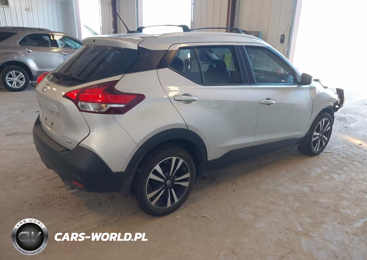 2019 Nissan Kicks Sv VIN:3N1CP5CU2KL508483 - 4
