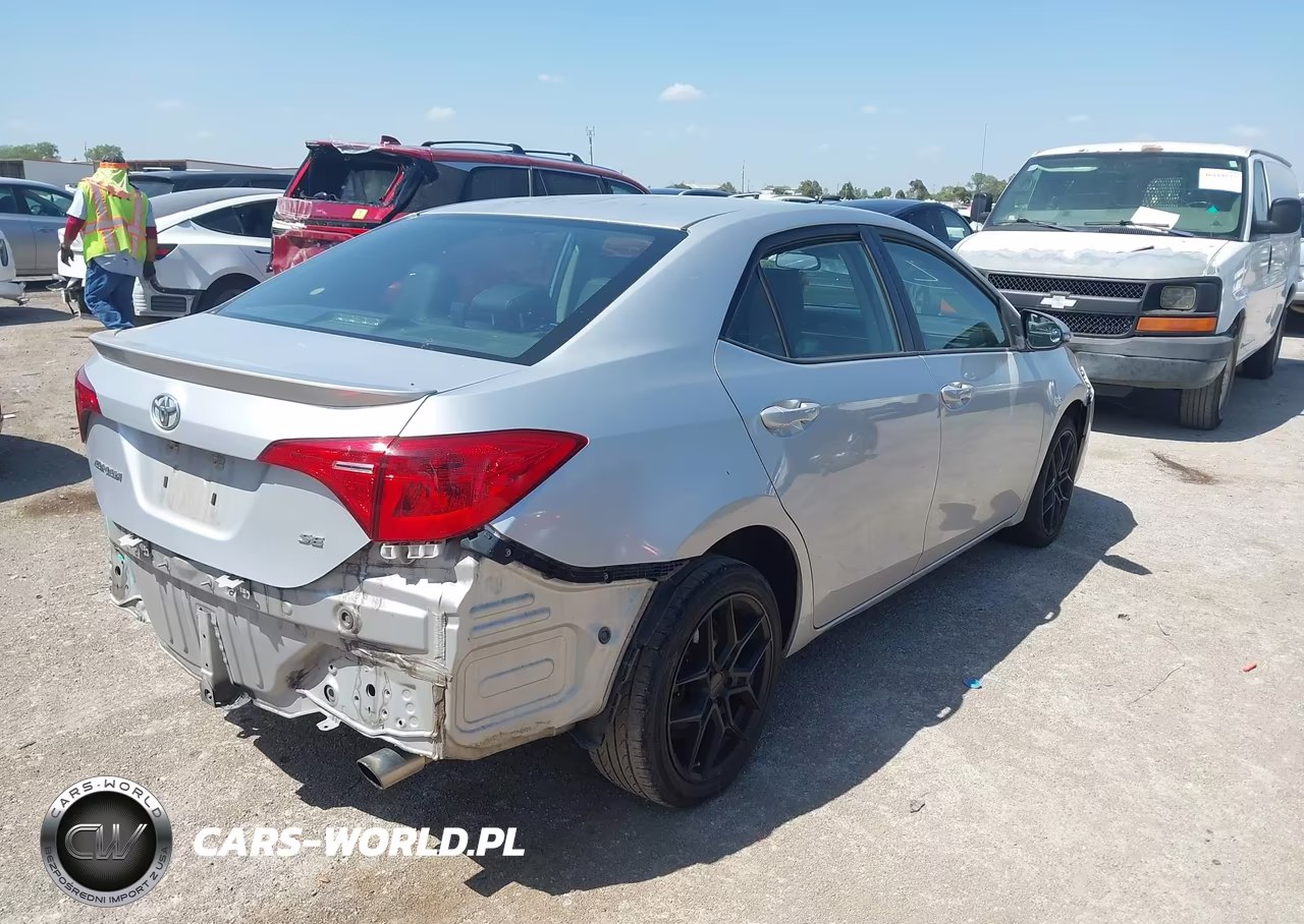 2017 Toyota Corolla Se VIN:5YFBURHE0HP626859 - 4
