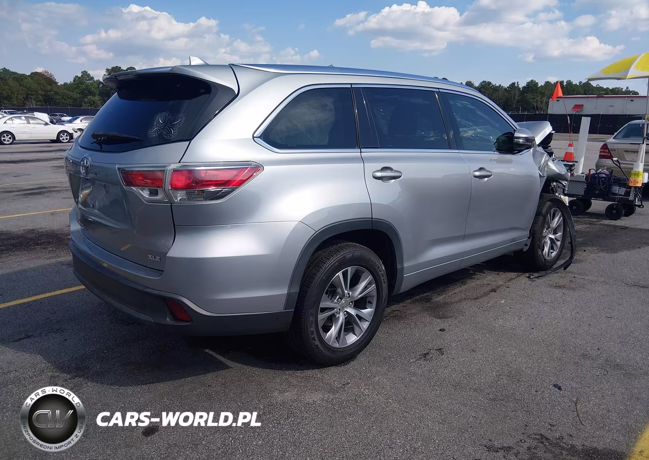 2015 Toyota Highlander Xle V6 VIN:5TDKKRFH4FS084298 - 4