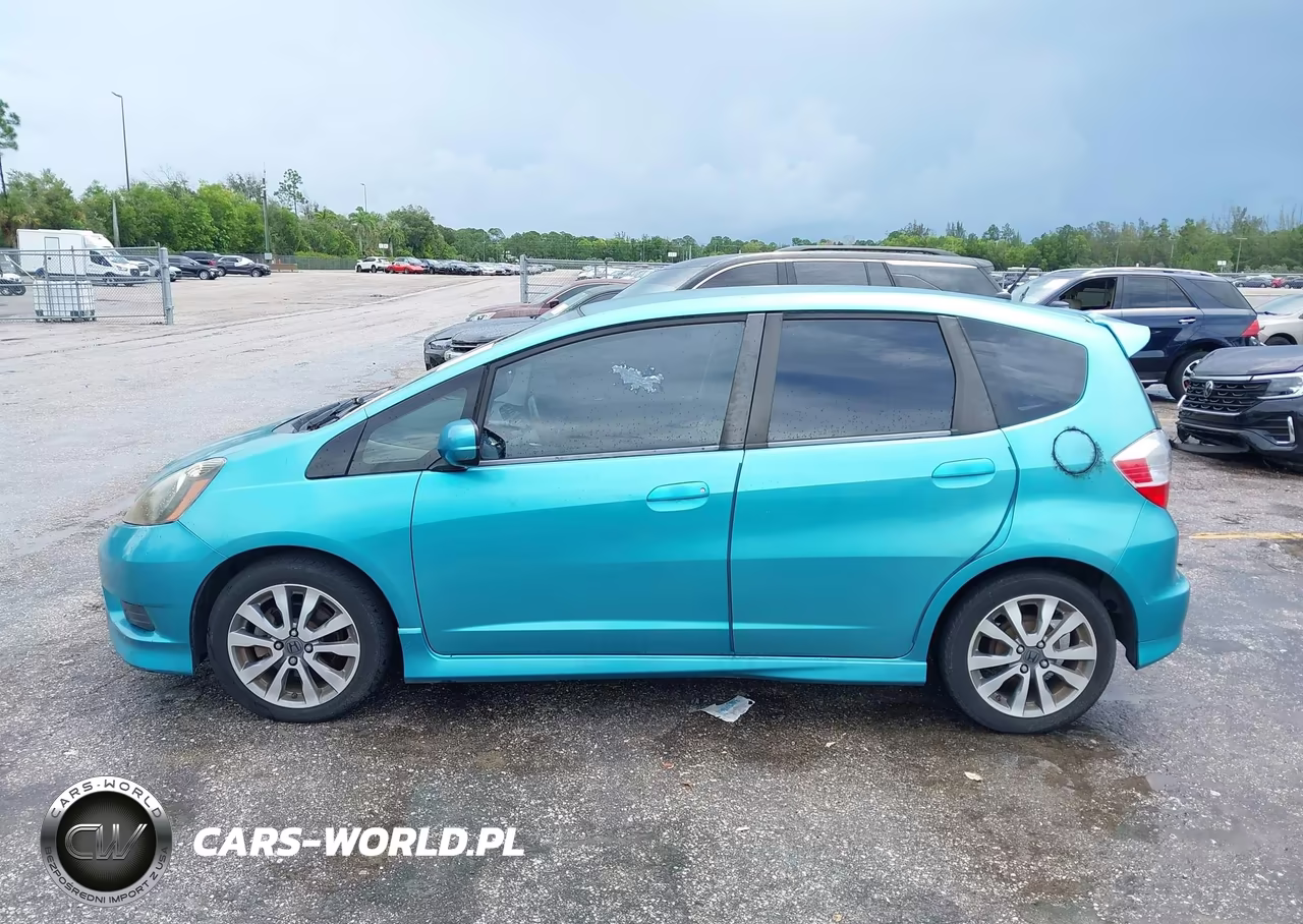 2012 Honda Fit Sport VIN:JHMGE8H62CC026365 - 14