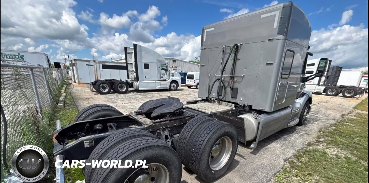 2020 Peterbilt 579 VIN:1XPBDP9X6LD678432 - 4