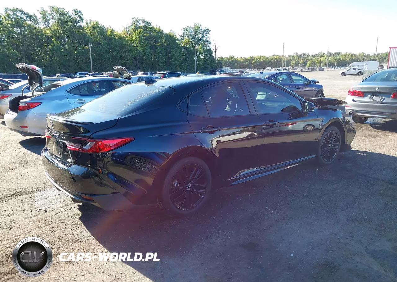 2026 Toyota Camry Se VIN:4T1DAACK2TU723925 - 4