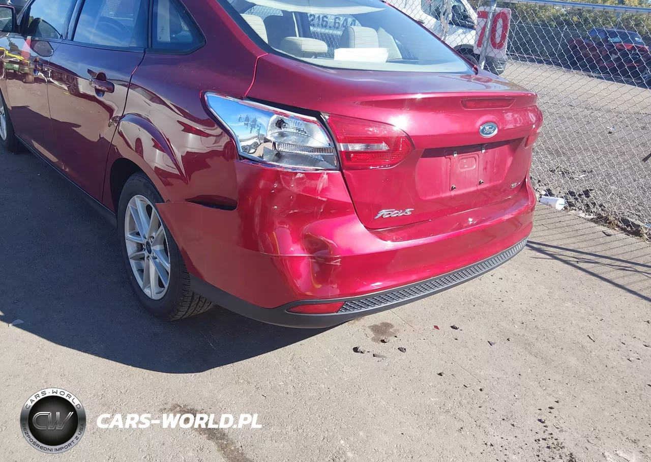 2017 Ford Focus Se VIN:1FADP3F24HL253247 - 6