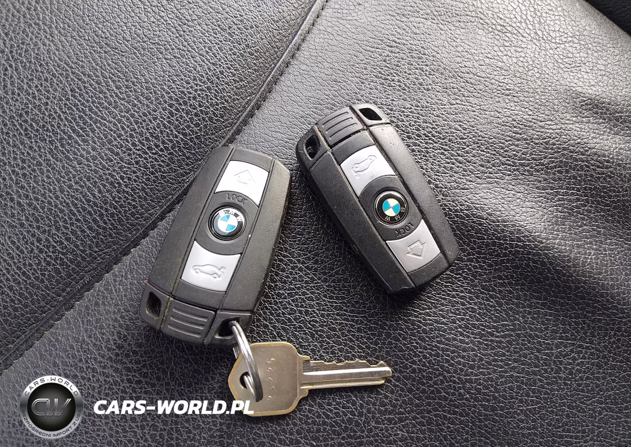2015 BMW X1 xDrive28I VIN:WBAVL1C53FVY28336 - 11