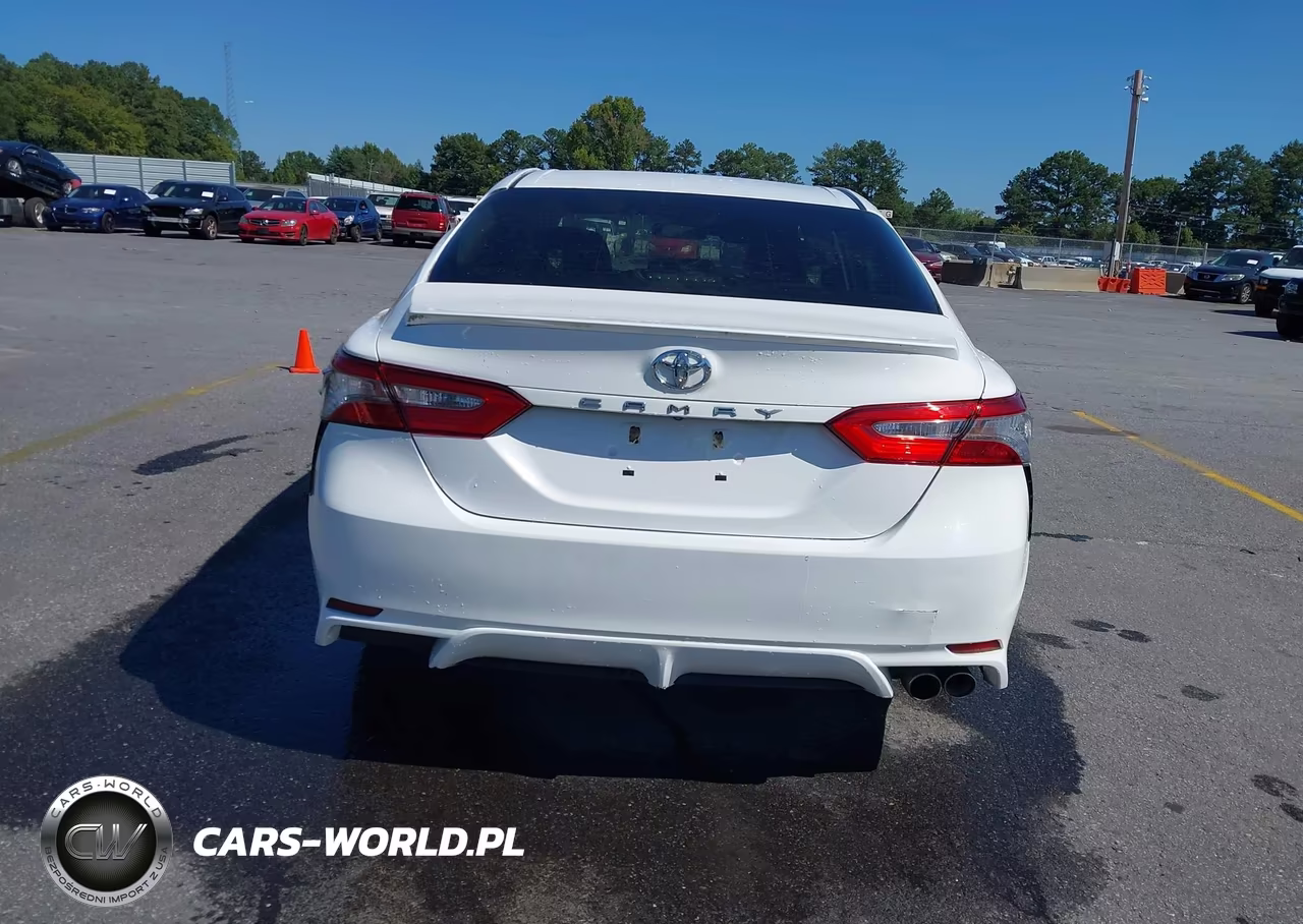 2018 Toyota Camry Se VIN:4T1B11HKXJU561894 - 16