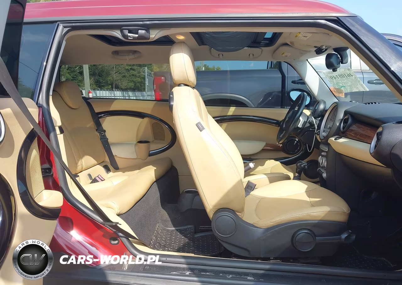 2008 Mini Cooper Clubman VIN:WMWML335X8TN67678 - 8