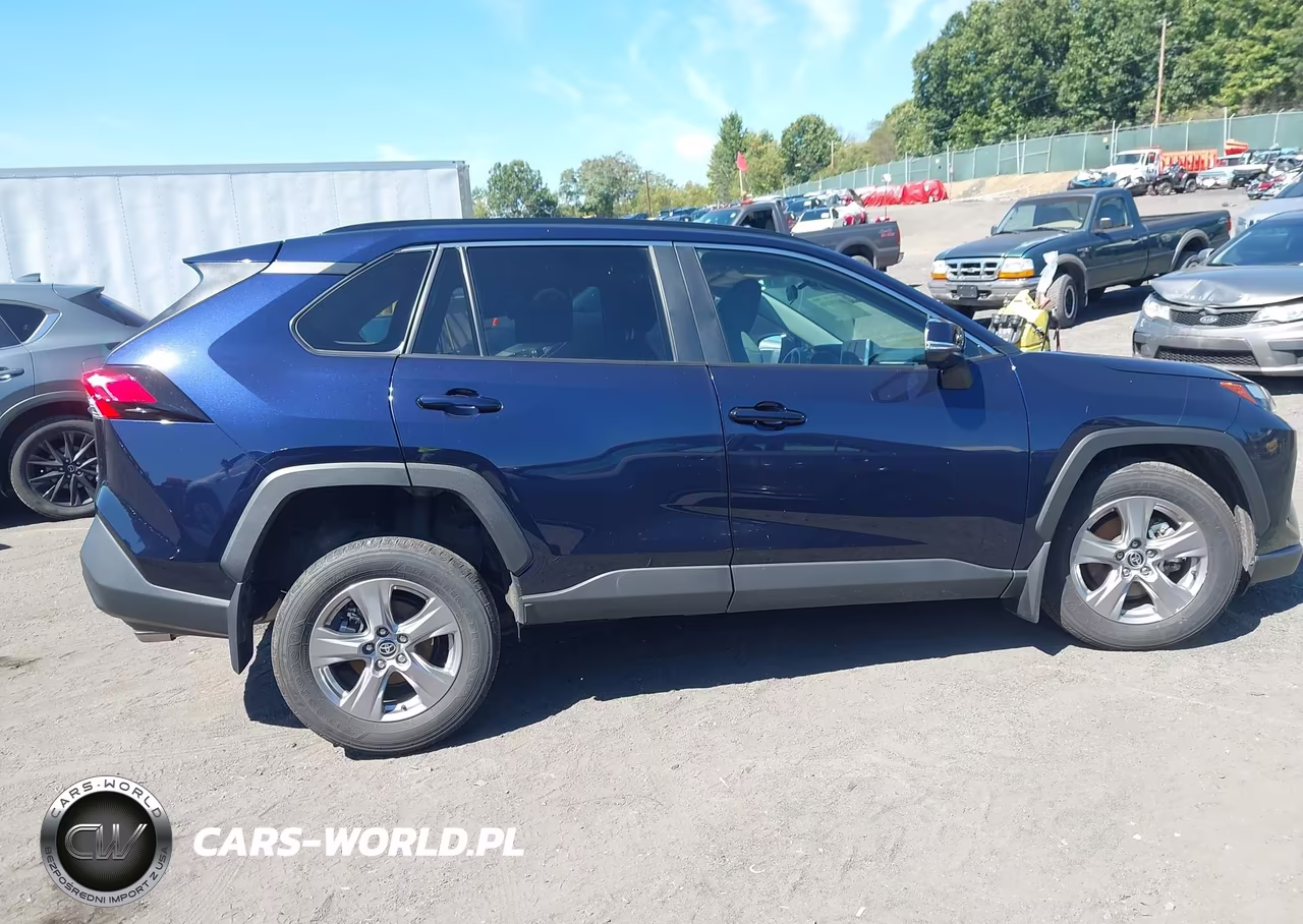 2025 Toyota Rav4 Xle VIN:2T3P1RFV0SW516361 - 13