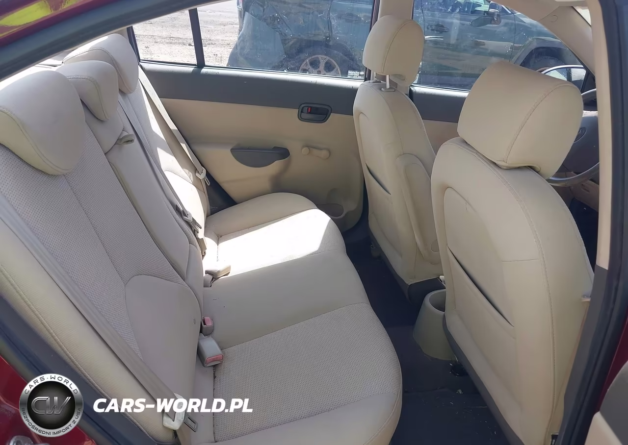 2008 Hyundai Accent Gls VIN:KMHCN46C88U216041 - 8