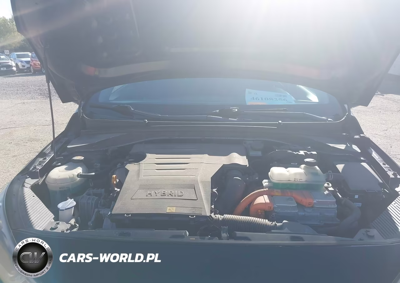 2018 Hyundai Ioniq Hybrid Blue VIN:KMHC65LC1JU100323 - 10