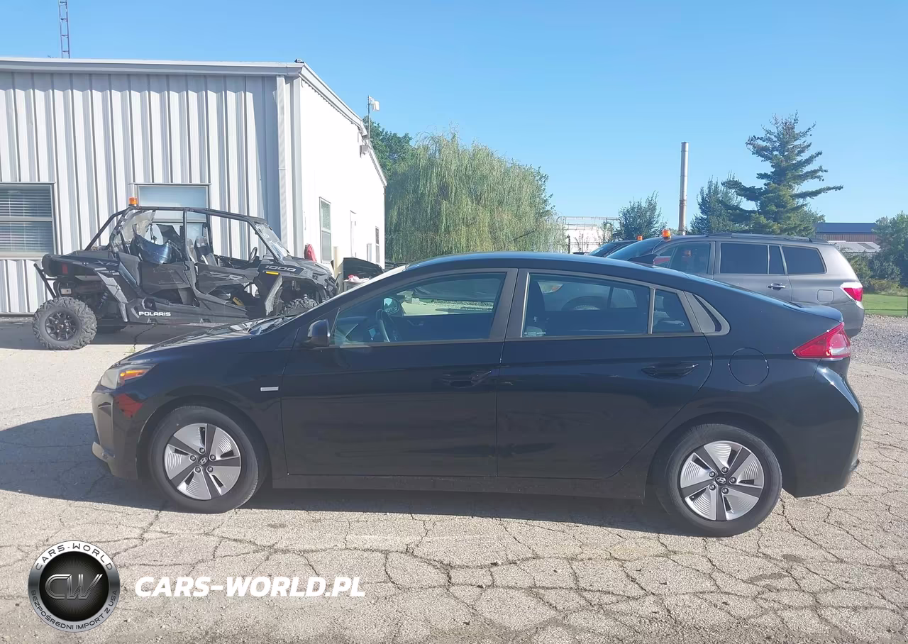 2018 Hyundai Ioniq Hybrid Blue VIN:KMHC65LC1JU100323 - 20