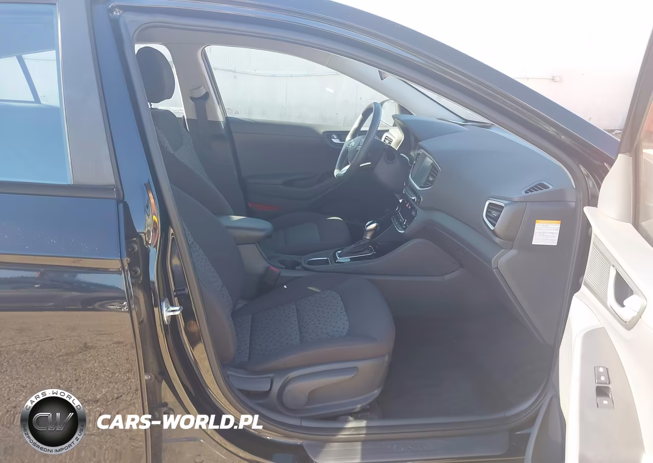 2018 Hyundai Ioniq Hybrid Blue VIN:KMHC65LC1JU100323 - 5