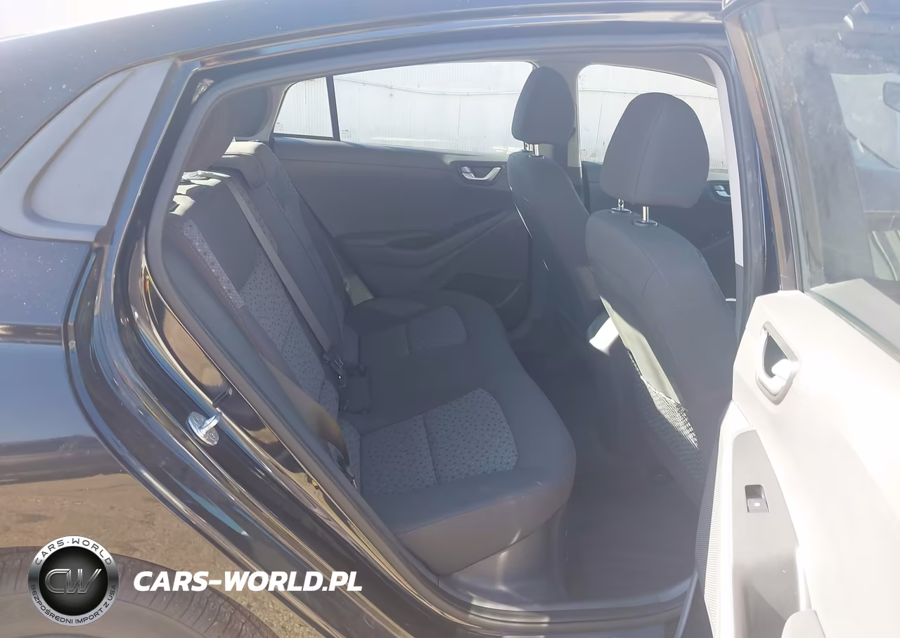 2018 Hyundai Ioniq Hybrid Blue VIN:KMHC65LC1JU100323 - 8