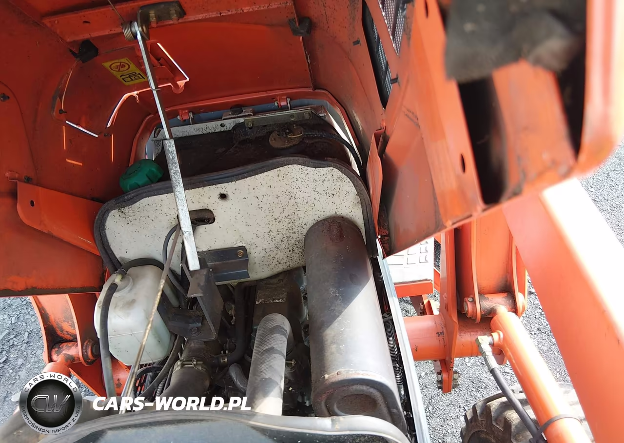 2006 Kubota L3130 VIN:00000000000056157 - 10